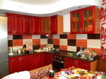 Фасад готовый из массива ,красили сами